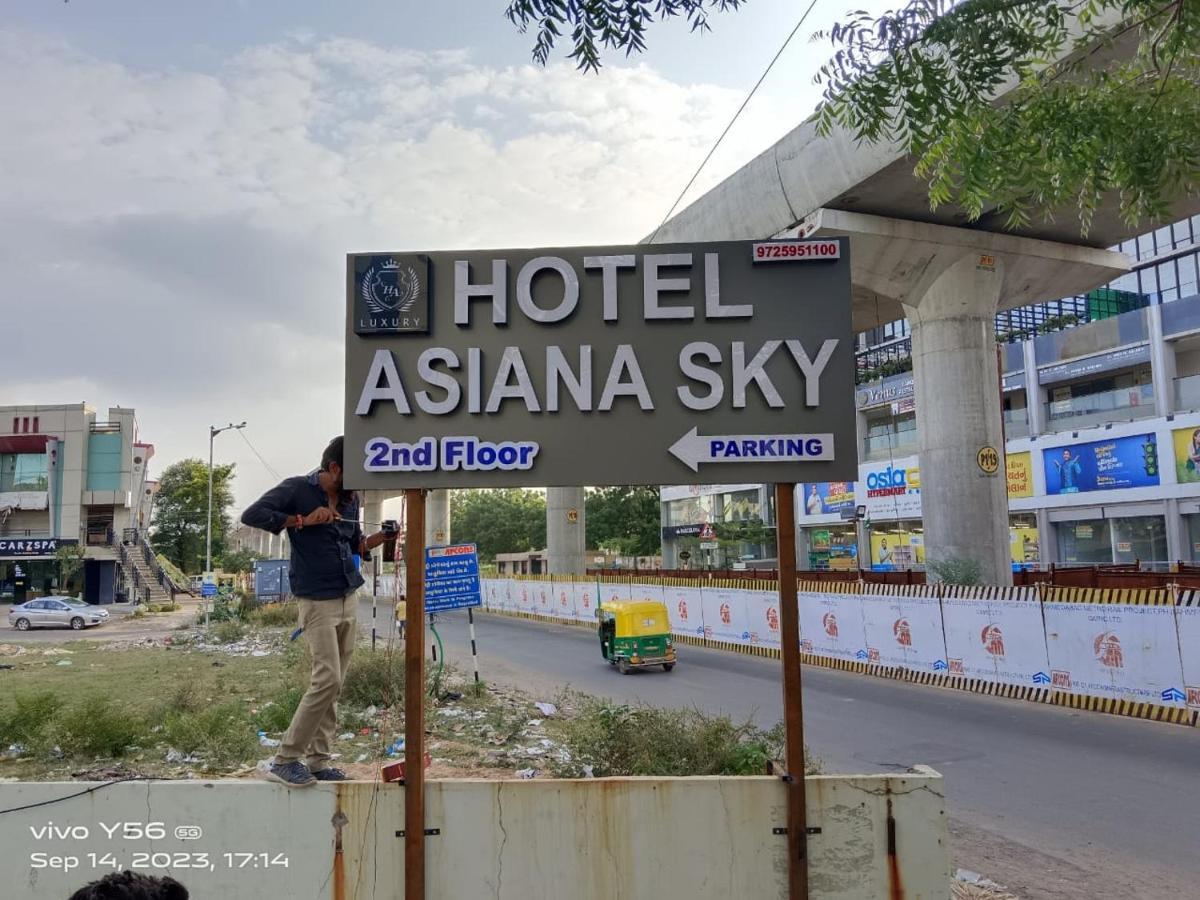 Hotel Asiana Sky Motera Ahmedabad Exterior foto