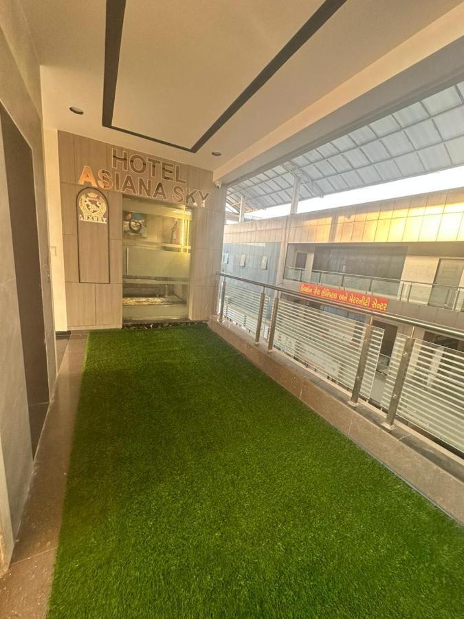 Hotel Asiana Sky Motera Ahmedabad Exterior foto